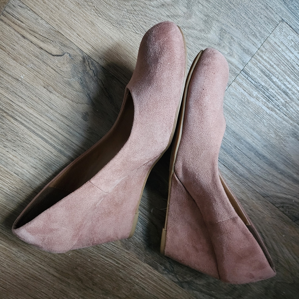 CL by Laundry Dusty Rose Suede Wedges - Picture 5 of 8